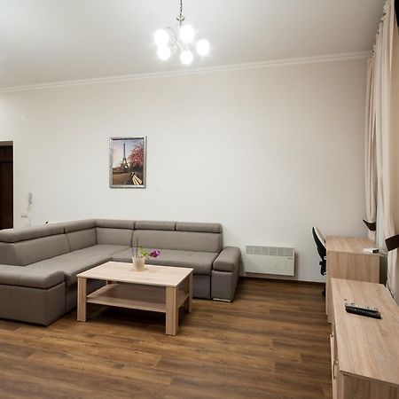 Wonderful Flat On City Center Uzhhorod Luaran gambar